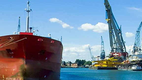 Multiple ships at the shipping dock