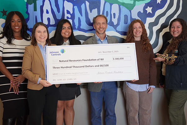 The Johnson Controls Foundation continues its legacy of community investment with a renewed commitment to empowering Milwaukee’s northwest side through four Smart and Healthy neighborhood grants. 