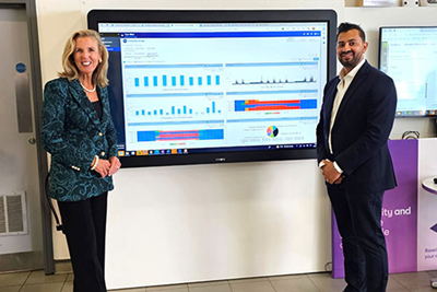 bt-and-johnson-controls-collaboration two professionals at the collab even of BT and Johnson Controls